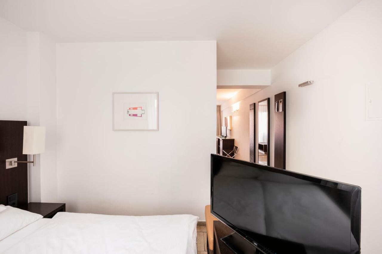 Burns Apartments デュッセルドルフ エクステリア 写真