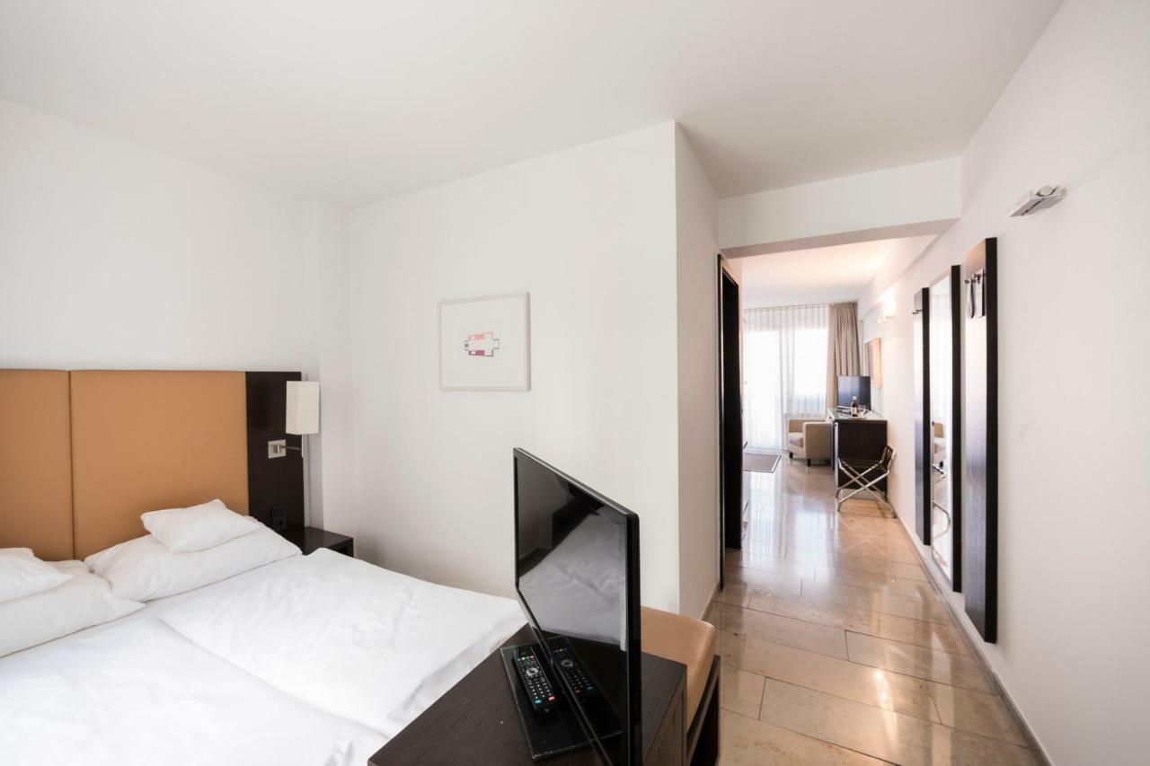 Burns Apartments デュッセルドルフ エクステリア 写真